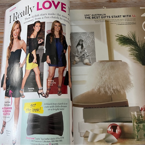 People Style Watch Magazine - Zoe Saldana Cover, December 2010 Issue - Picture 2 of 16